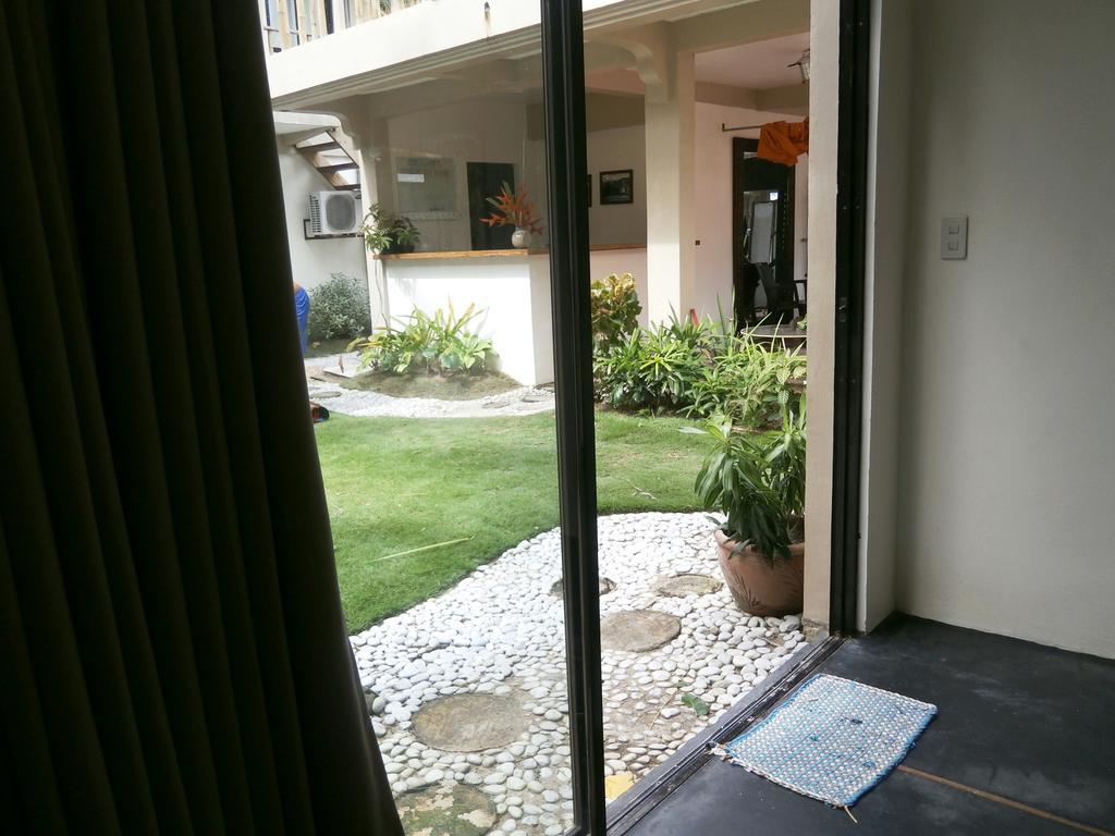 Hangin Kite Resort Balabag  Room photo
